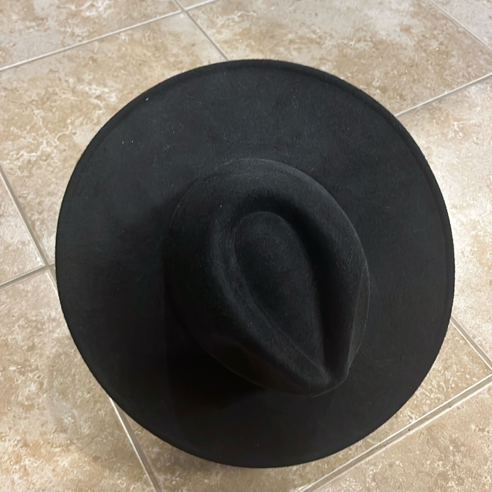 Wide-Brimmed Fedora